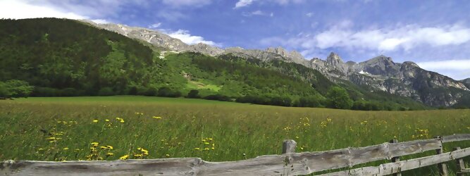 Trip EU Tirol - Region Wipptal auf die Reise - Wunschliste! Finde die besten Sehenswürdigkeiten der Region Wipptal, Erlebnisse und gemütlichen Unterkünfte der Hotels in der Tiroler Region Wipptal. Lust bei einem Last Minute Urlaub, die Region Wipptal zu erkunden? Buche günstige Unterkünfte in der Region Wipptal mit herrlichen Blick auf die Berge. Region Wipptal Urlaub Angebote ob Hotel mit Halbpension, Unterkunft mit Frühstück oder flexibel & spontan bleiben und eine große Auswahl an Ferienhäuser - Ferienwohnungen in der Region Wipptal für den perfekten Urlaub vergleichen & buchen. Die Highlights finden, Tagesausflüge - Erlebnisse planen, die sich hervorragend eigenen zum Geschichten erzählen. Einen unvergesslichen Familienurlaub in der Region Wipptal in einer Ferienwohnung verbringen und dabei die besten Urlaubsangebote aller Orte in der Region Wipptal erhalten. Beliebte Orte für eine Urlaubsbuchung in der Region Wipptal: Gries am Brenner, Gschnitz, Matrei am Brenner, Mühlbachl, Navis, Obernberg am Brenner, Pfons, Schmirn, Stafflach, Steinach am Brenner, Trins und Vals